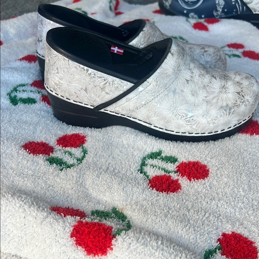 Sanita Floral Embossed White Clogs